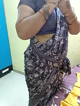 PayalSharmahot143 online show from May 27, 2026, 4:14 pm
