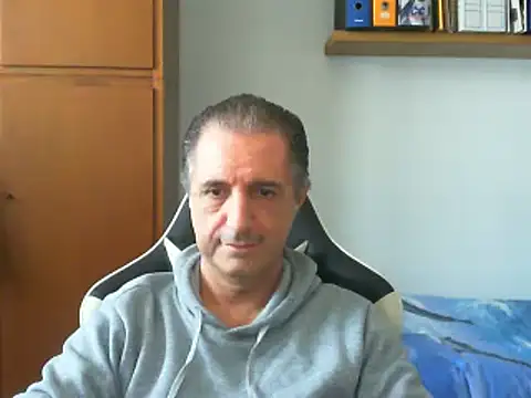 Snapshot of lliuk70mi chatting on February 27, 2025, 2:10 pm lliuk70mi online show from February 27, 2025, 2:10 pm