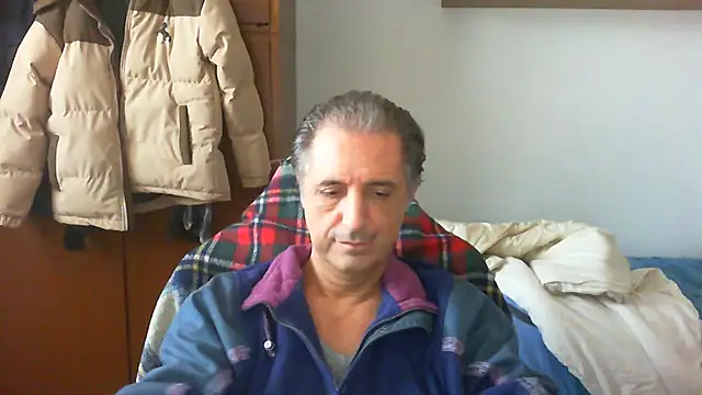 Snapshot of lliuk70mi chatting on December 21, 2025, 1:46 pm lliuk70mi online show from December 21, 2025, 1:46 pm