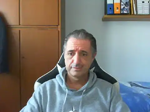 Snapshot of lliuk70mi chatting on December 30, 2024, 12:09 pm lliuk70mi online show from December 30, 2024, 12:09 pm