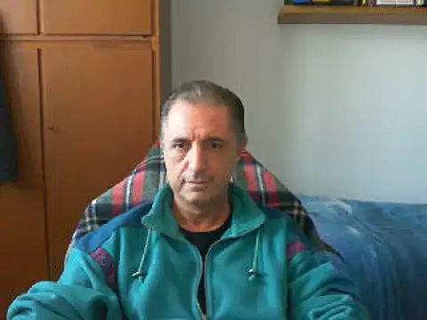 Snapshot of lliuk70mi chatting on November 27, 2025, 2:39 pm lliuk70mi online show from November 27, 2025, 2:39 pm