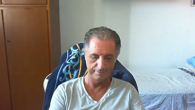 Snapshot of lliuk70mi chatting on July 11, 2026, 12:16 pm lliuk70mi online show from July 11, 2026, 12:16 pm