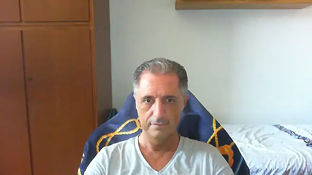 Snapshot of lliuk70mi chatting on June 23, 2026, 12:36 pm lliuk70mi online show from June 23, 2026, 12:36 pm