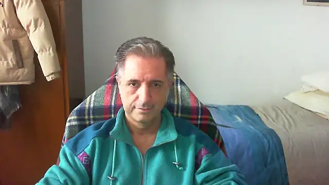 Snapshot of lliuk70mi chatting on February 28, 2026, 2:17 pm lliuk70mi online show from February 28, 2026, 2:17 pm