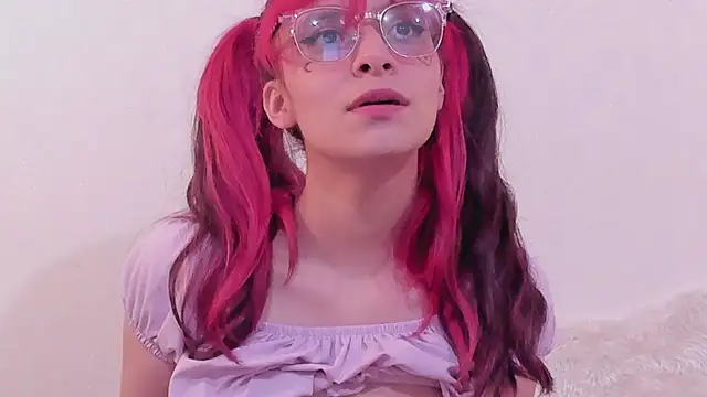 RedMeloddy online show from March 18, 2025, 10:37 pm