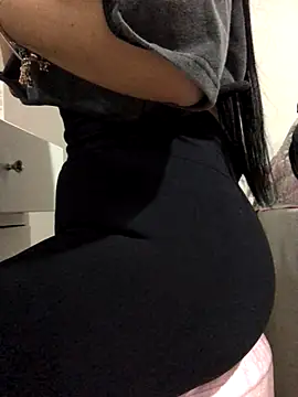 Snapshot of CAM_21X chatting on October 6, 2025, 10:27 am CAM 21X online show from October 6, 2025, 10:27 am