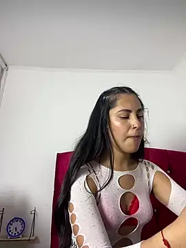 Snapshot of CAM_21X chatting on February 26, 2025, 4:49 pm CAM 21X online show from February 26, 2025, 4:49 pm