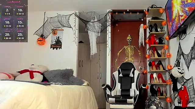 Snapshot of SophieBaker__ chatting on October 15, 2025, 2:54 am SophieBaker online show from October 15, 2025, 2:54 am