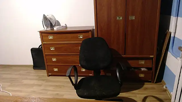 Butterfly Lily online show from February 28, 2025, 4:20 pm