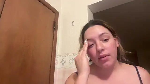 Naciaxxx online show from December 1, 2025, 12:44 am