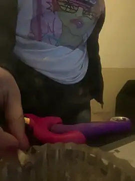 Popinasq online show from April 28, 2026, 2:27 am