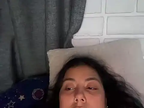 Snapshot of LisaTuspia chatting on October 27, 2025, 4:35 am LisaTuspia online show from October 27, 2025, 4:35 am