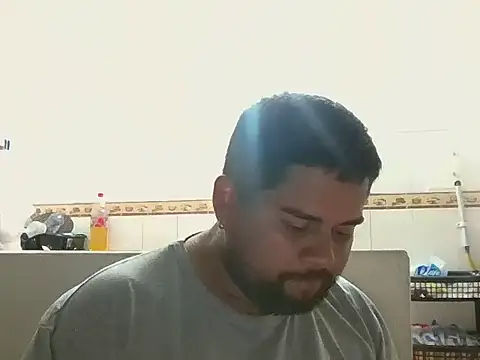 GABRIELGARCIA1313 online show from February 18, 2026, 11:45 pm