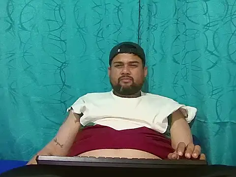 GABRIELGARCIA1313 online show from July 15, 2026, 2:18 am