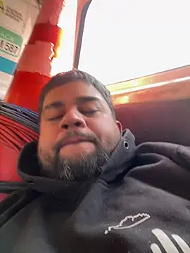 GABRIELGARCIA1313 online show from June 25, 2026, 12:32 pm
