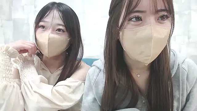 Snapshot of LOVE_MOMO_LOVE chatting on February 13, 2025, 12:00 pm LOVE MOMO LOVE online show from February 13, 2025, 12:00 pm