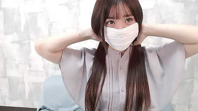 Snapshot of LOVE_MOMO_LOVE chatting on September 23, 2025, 11:28 am LOVE MOMO LOVE online show from September 23, 2025, 11:28 am