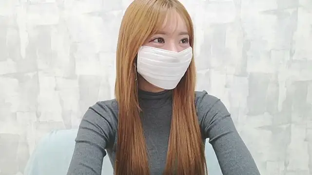 Snapshot of LOVE_MOMO_LOVE chatting on February 15, 2026, 10:47 am LOVE MOMO LOVE online show from February 15, 2026, 10:47 am