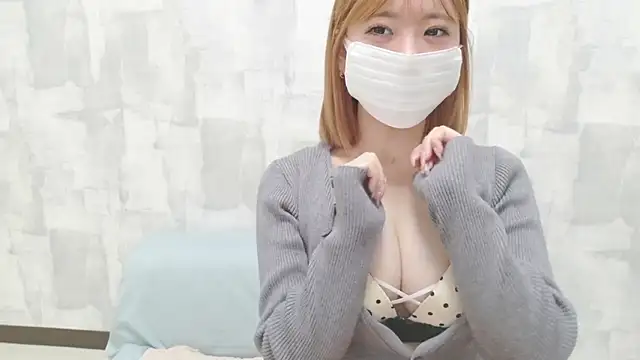 Snapshot of LOVE_MOMO_LOVE chatting on January 18, 2026, 12:30 pm LOVE MOMO LOVE online show from January 18, 2026, 12:30 pm