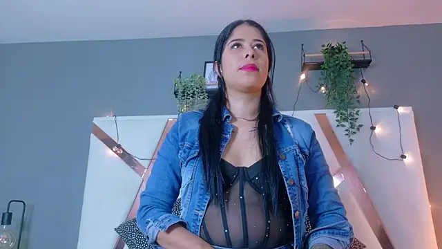 Snapshot of DulceAurora__ chatting on December 18, 2025, 2:49 am DulceAurora online show from December 18, 2025, 2:49 am