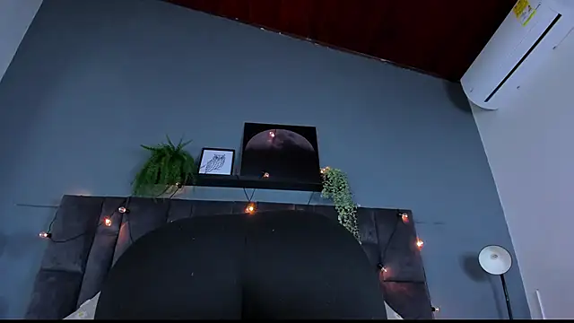 Snapshot of DulceAurora__ chatting on February 16, 2026, 1:37 am DulceAurora online show from February 16, 2026, 1:37 am