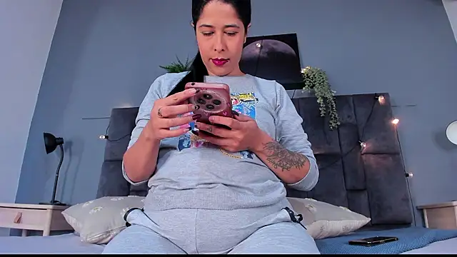 Snapshot of DulceAurora__ chatting on February 20, 2026, 2:52 am DulceAurora online show from February 20, 2026, 2:52 am