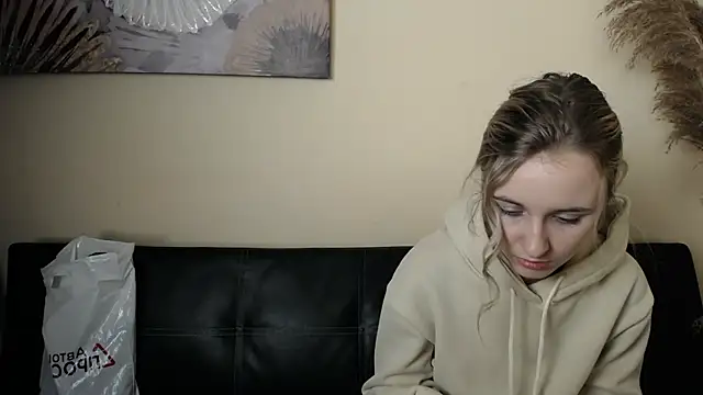 Snapshot of _Nicole_new chatting on November 5, 2025, 11:46 am Nicole new online show from November 5, 2025, 11:46 am