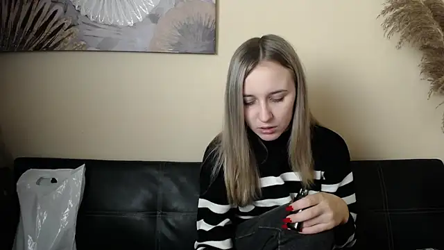 Snapshot of _Nicole_new chatting on November 6, 2025, 2:21 pm Nicole new online show from November 6, 2025, 2:21 pm