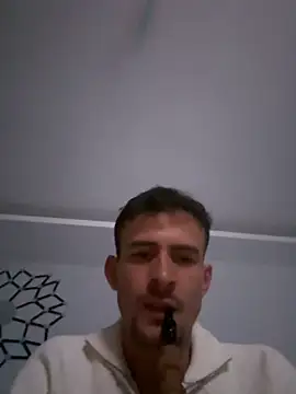 Snapshot of eddy355 chatting on October 26, 2025, 9:26 pm eddy355 online show from October 26, 2025, 9:26 pm