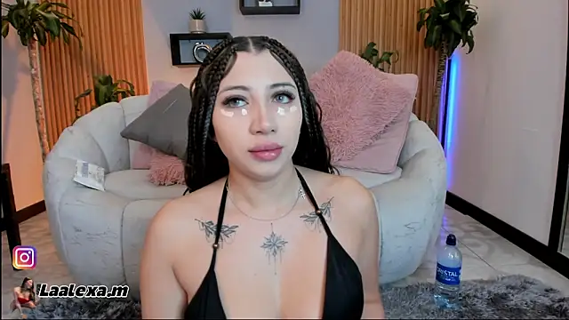 Snapshot of Aixaa_charles chatting on October 16, 2025, 12:13 pm Aixaa charles online show from October 16, 2025, 12:13 pm