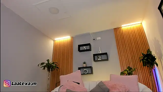 Snapshot of Aixaa_charles chatting on October 22, 2025, 12:37 pm Aixaa charles online show from October 22, 2025, 12:37 pm