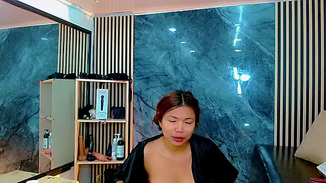 Snapshot of Isalombardi chatting on October 21, 2025, 3:17 am Isalombardi online show from October 21, 2025, 3:17 am