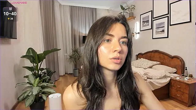 Snapshot of NicoleLuv chatting on September 17, 2025, 7:05 pm NicoleLuv online show from September 17, 2025, 7:05 pm