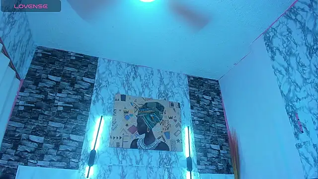 Snapshot of Queen_Cuarxxo chatting on October 31, 2025, 11:22 pm Queen Cuarxxo online show from October 31, 2025, 11:22 pm