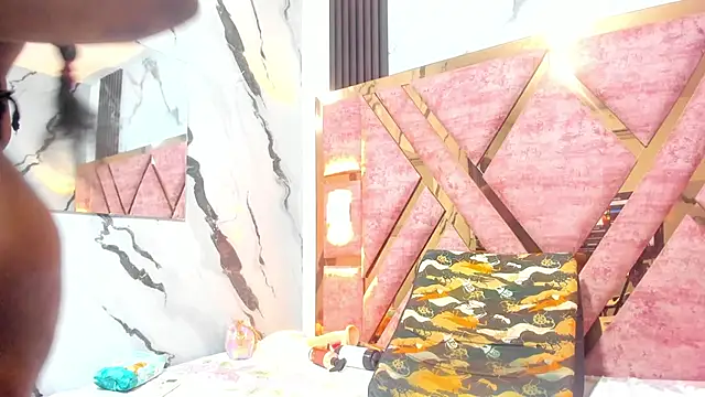 mia alvares online show from October 25, 2025, 12:17 pm