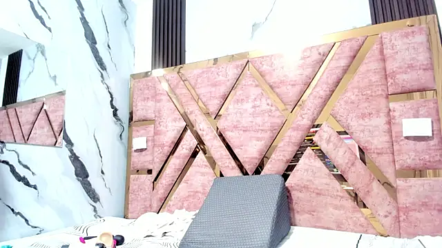 mia alvares online show from November 7, 2025, 11:48 am