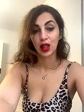 EmaSkyes online show from November 27, 2025, 7:20 am