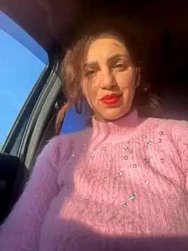 EmaSkyes online show from November 22, 2025, 12:59 pm