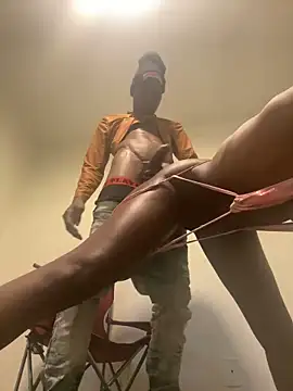 Snapshot of honeybrow chatting on December 7, 2024, 2:52 pm honeybrow online show from December 7, 2024, 2:52 pm