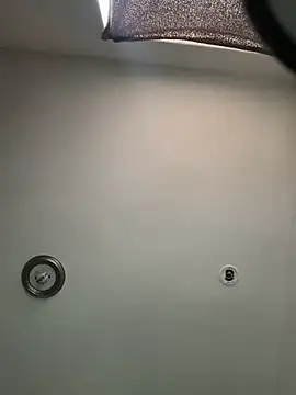 Snapshot of honeybrow chatting on December 5, 2024, 6:39 pm honeybrow online show from December 5, 2024, 6:39 pm