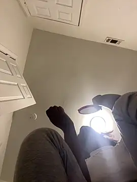 Snapshot of honeybrow chatting on February 16, 2025, 12:41 am honeybrow online show from February 16, 2025, 12:41 am