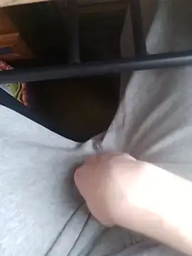 Snapshot of krissraw chatting on December 18, 2025, 10:41 am krissraw online show from December 18, 2025, 10:41 am