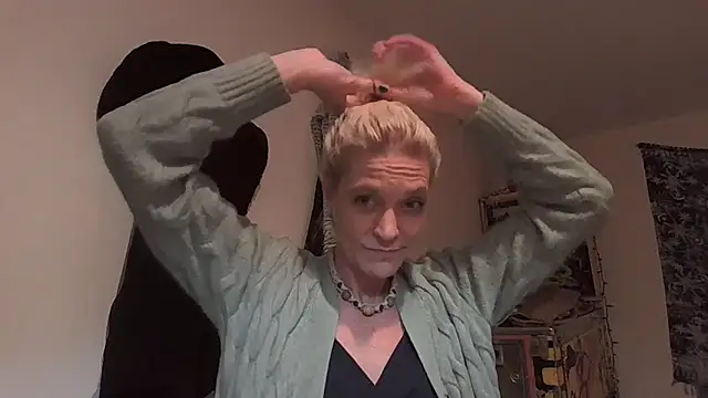 Snapshot of AddieAssets chatting on December 5, 2024, 1:53 am AddieAssets online show from December 5, 2024, 1:53 am