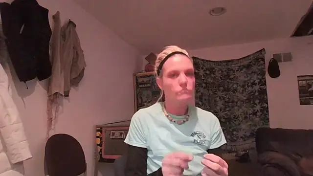 Snapshot of AddieAssets chatting on December 8, 2024, 7:05 am AddieAssets online show from December 8, 2024, 7:05 am