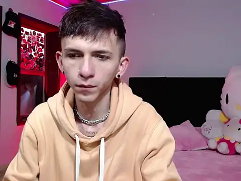 smallgiant27 online show from February 12, 2026, 5:02 pm