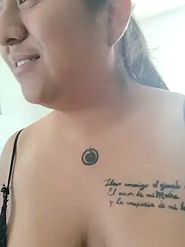 Snapshot of EmpaticBolillo chatting on October 5, 2025, 3:25 pm EmpaticBolillo online show from October 5, 2025, 3:25 pm