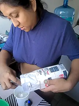 Snapshot of EmpaticBolillo chatting on January 5, 2026, 5:49 pm EmpaticBolillo online show from January 5, 2026, 5:49 pm