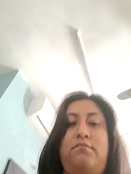 Snapshot of EmpaticBolillo chatting on October 17, 2025, 3:58 pm EmpaticBolillo online show from October 17, 2025, 3:58 pm