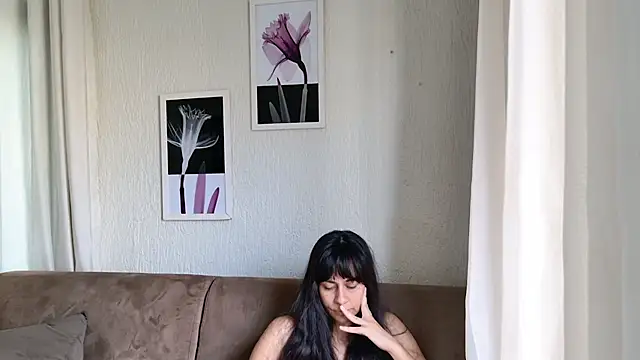 Snapshot of Blue_butterfly chatting on March 17, 2025, 12:25 pm Blue butterfly online show from March 17, 2025, 12:25 pm