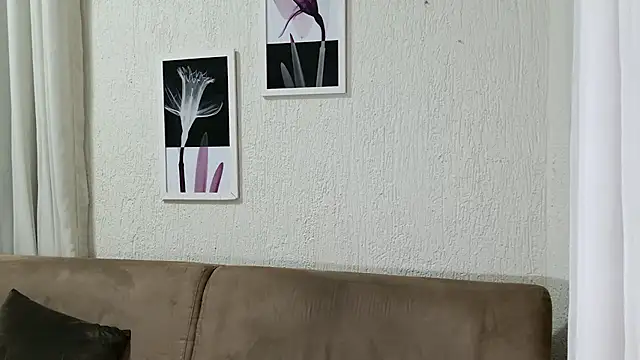 Snapshot of Blue_butterfly chatting on March 14, 2025, 5:05 am Blue butterfly online show from March 14, 2025, 5:05 am